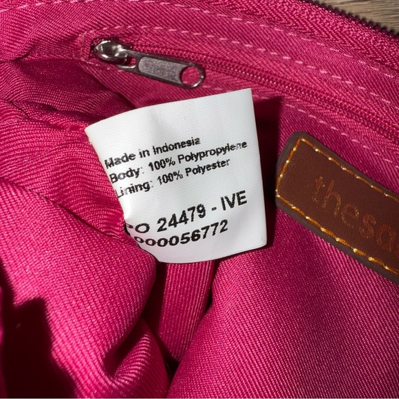 The Sak Originals Pink Crochet Wristlet Bag Handmade Boho Knit Purse NWOT - Picture 7 of 9